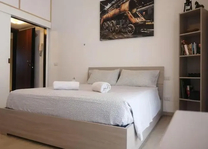 Bright Open Space In The Mm1 Pasteur Area Apartment