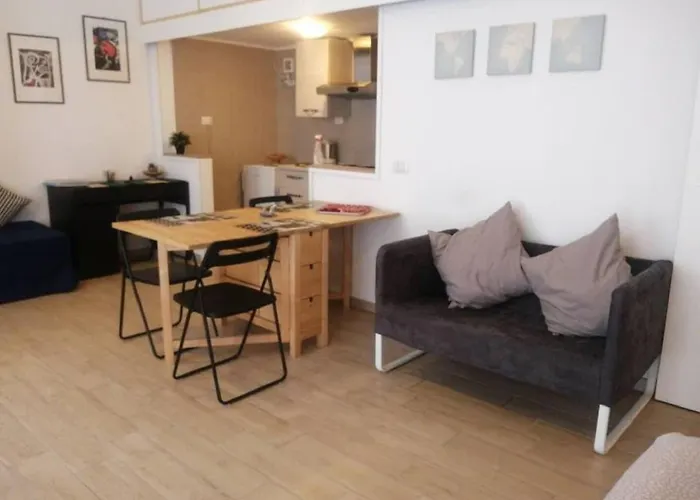 Apartment Bright Open Space In The Mm1 Pasteur Area *